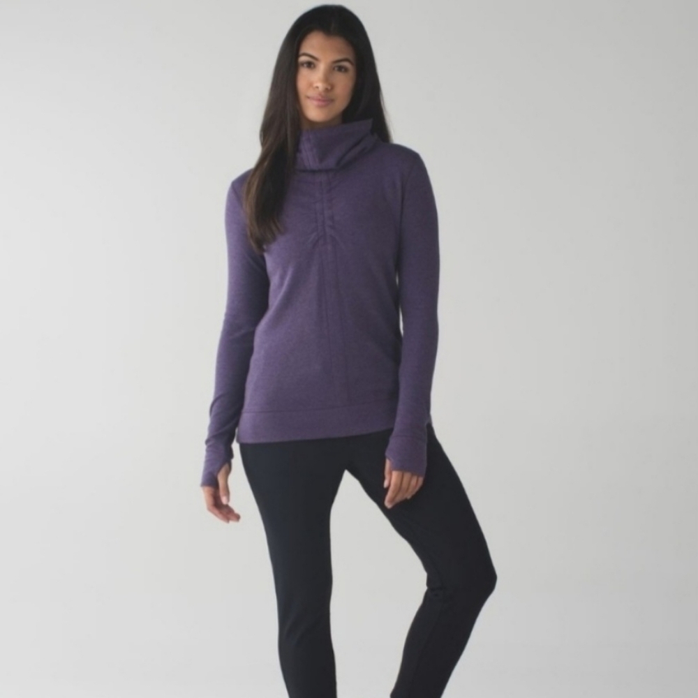 Lululemon In a Cinch Reversible Long Sleeve Tee, Size 6